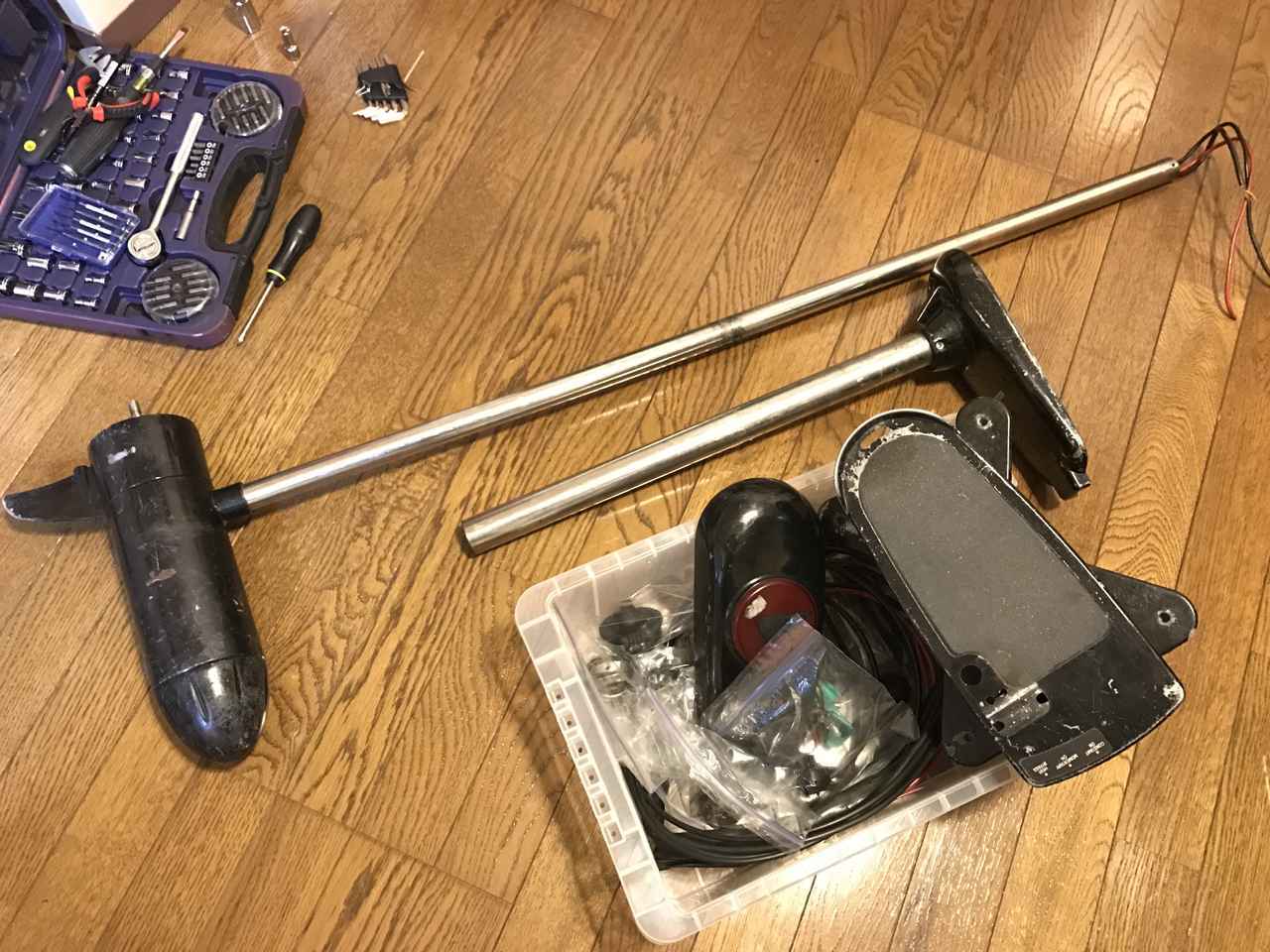 バスボートのエレキモーターを改造してみた（2）シャフトカット編【エレキのシャフトをカットして短くしちゃうぜ｜釣り人的DIY】