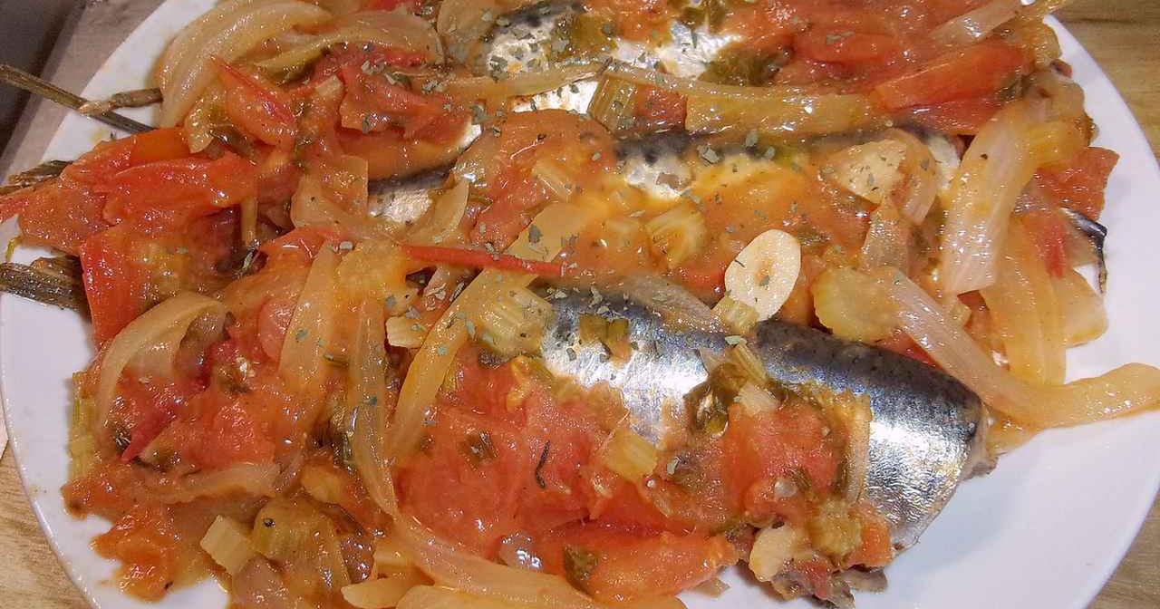 “七つ星”の味・イワシのトマト煮込みは簡単美味！【釣り師のレシピ】