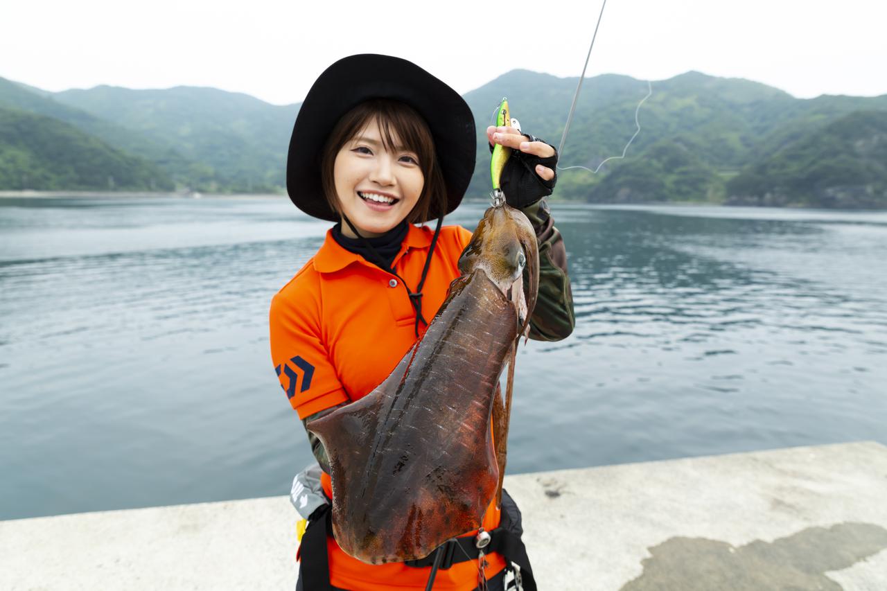 秋丸美帆2019年ベストエギはフォールアクションで低活性のイカにも効果絶大な『エメラルダス フォール（DAIWA）』