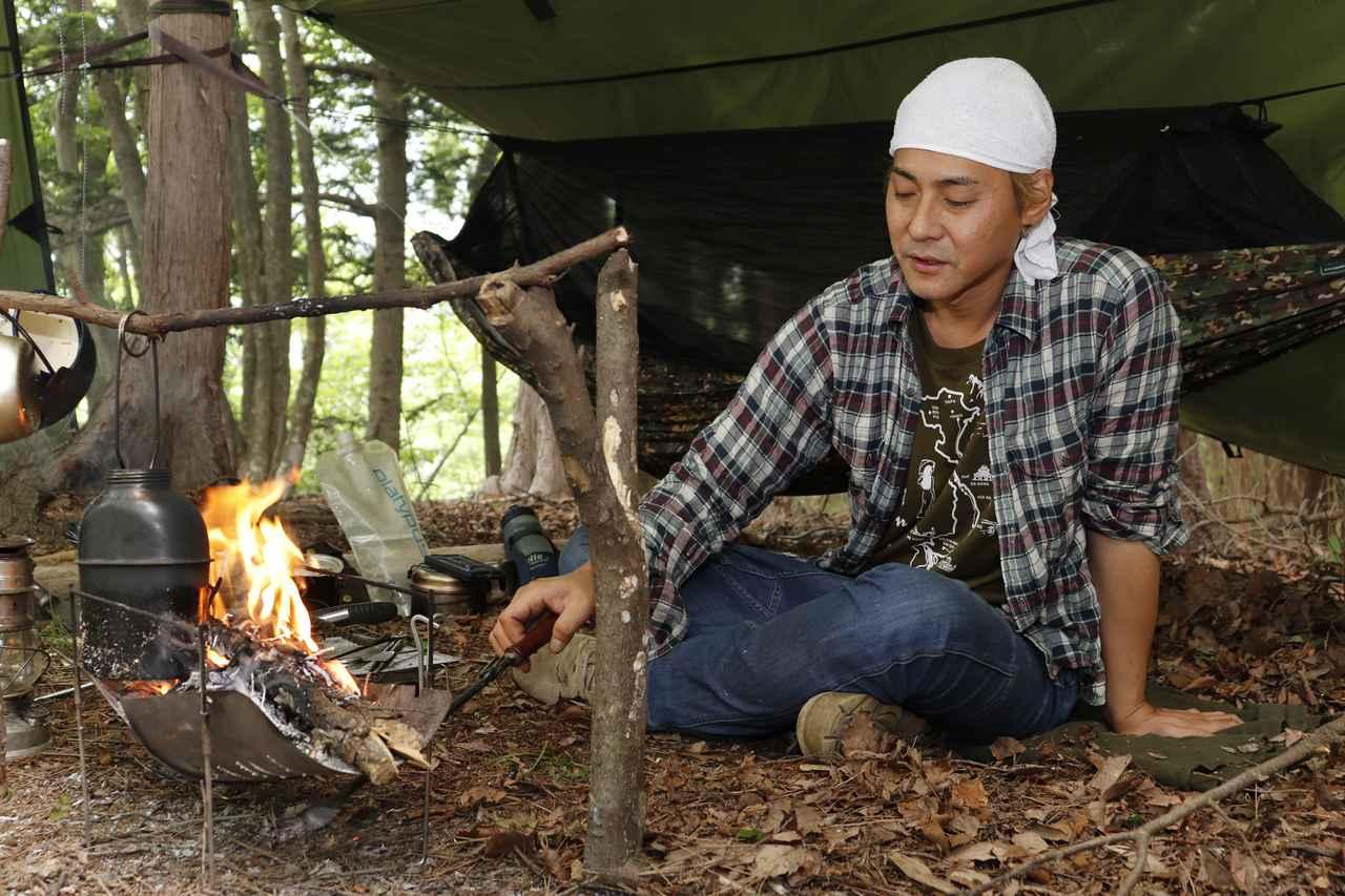 YouTuberヒロシ、ソロキャンプの宴で“極上の焚火飯”を味わい尽くす【チーム・ルアマガのキャンプと釣りでコラボ！】│ルアマガプラス