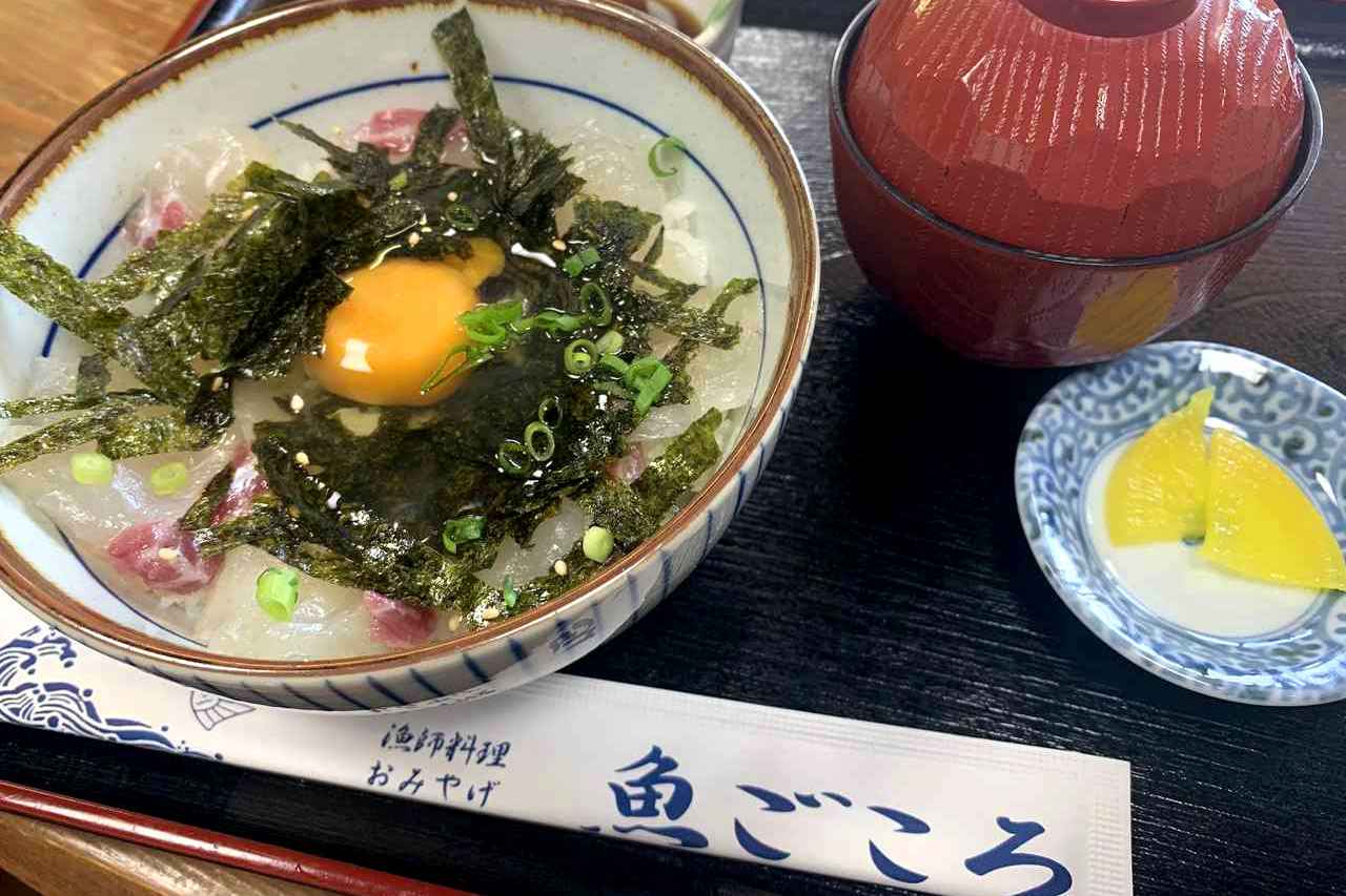 釣りに行ったらグルメ。絶品！ぷりぷり身のタイ丼ぶり！【高知県柏島 その2「漁師料理 魚ごころ」】