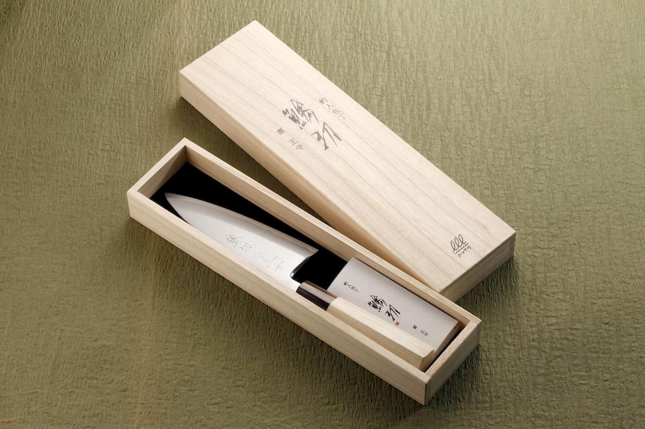 「一生に一本」といえる伝統製法の業物「釣人包丁 鯵切」残り僅かとなりました！