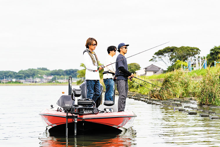 霞ヶ浦で人気ファッションブランド3社がバス釣り対決！ CHILLで