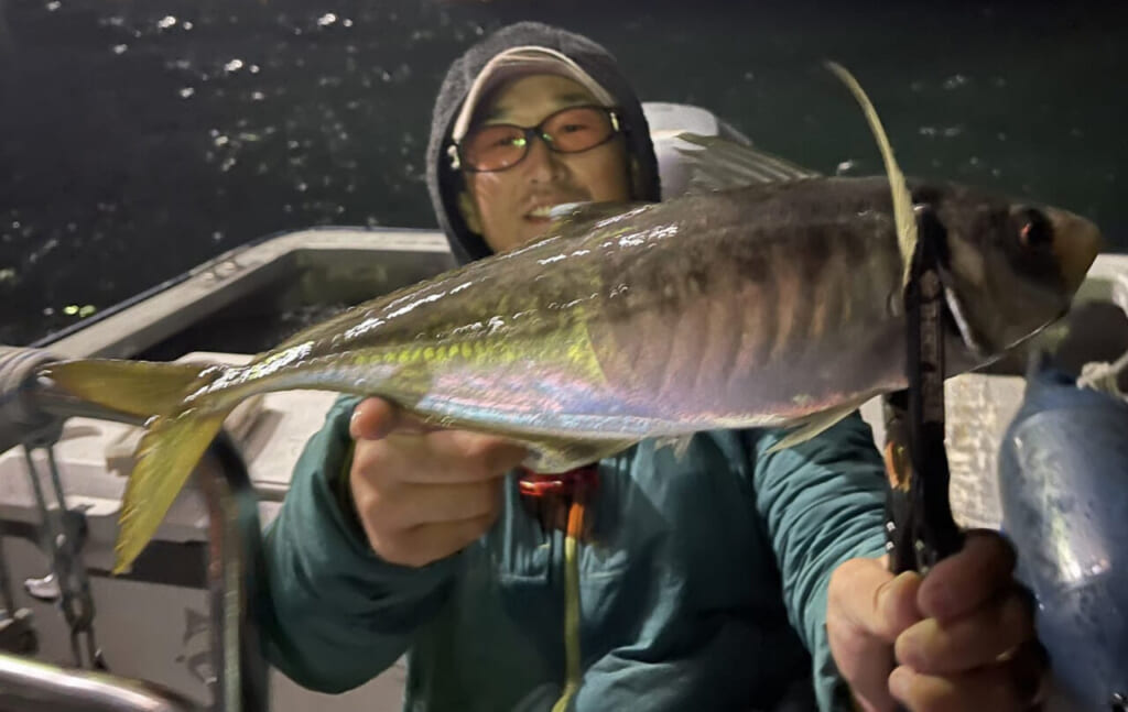 ヤバいことになってるぞ 東京湾で 巨大アジ が出現中 これはデカ過ぎる ルアマガプラス