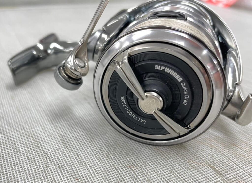 22 イグジストダイワEXIST PC LT3000XH ラウンドノブ付き