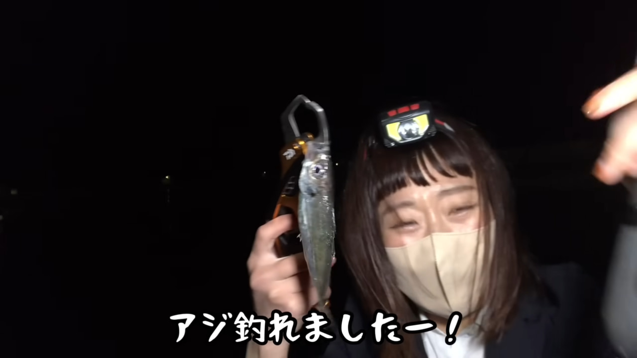｜《失恋したので》スーツで夜の海へ釣りをしに行った結果《!?》
