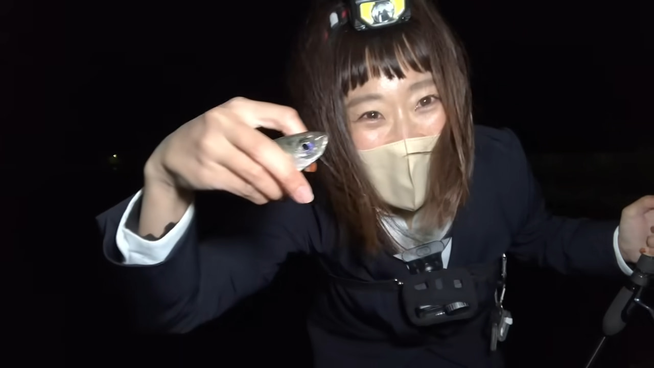 ｜《失恋したので》スーツで夜の海へ釣りをしに行った結果《!?》