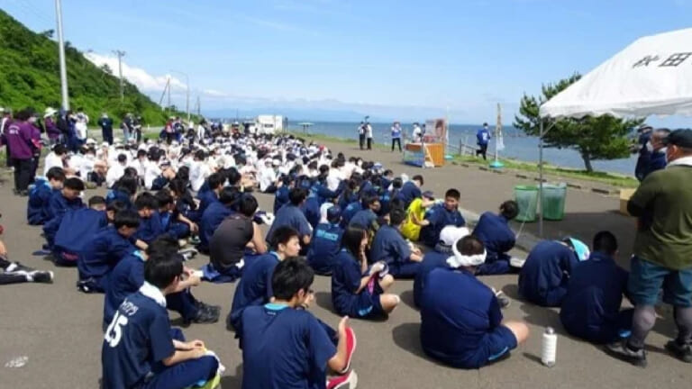 あきたの海ごみゼロへ‼出発！釣りキチ三平ごみ拾い隊 男鹿市小中高7校合同の男鹿海浜大清掃を実施します「海と日本プロジェクト・CHANGE FOR THE BLUE」（74ページ目）