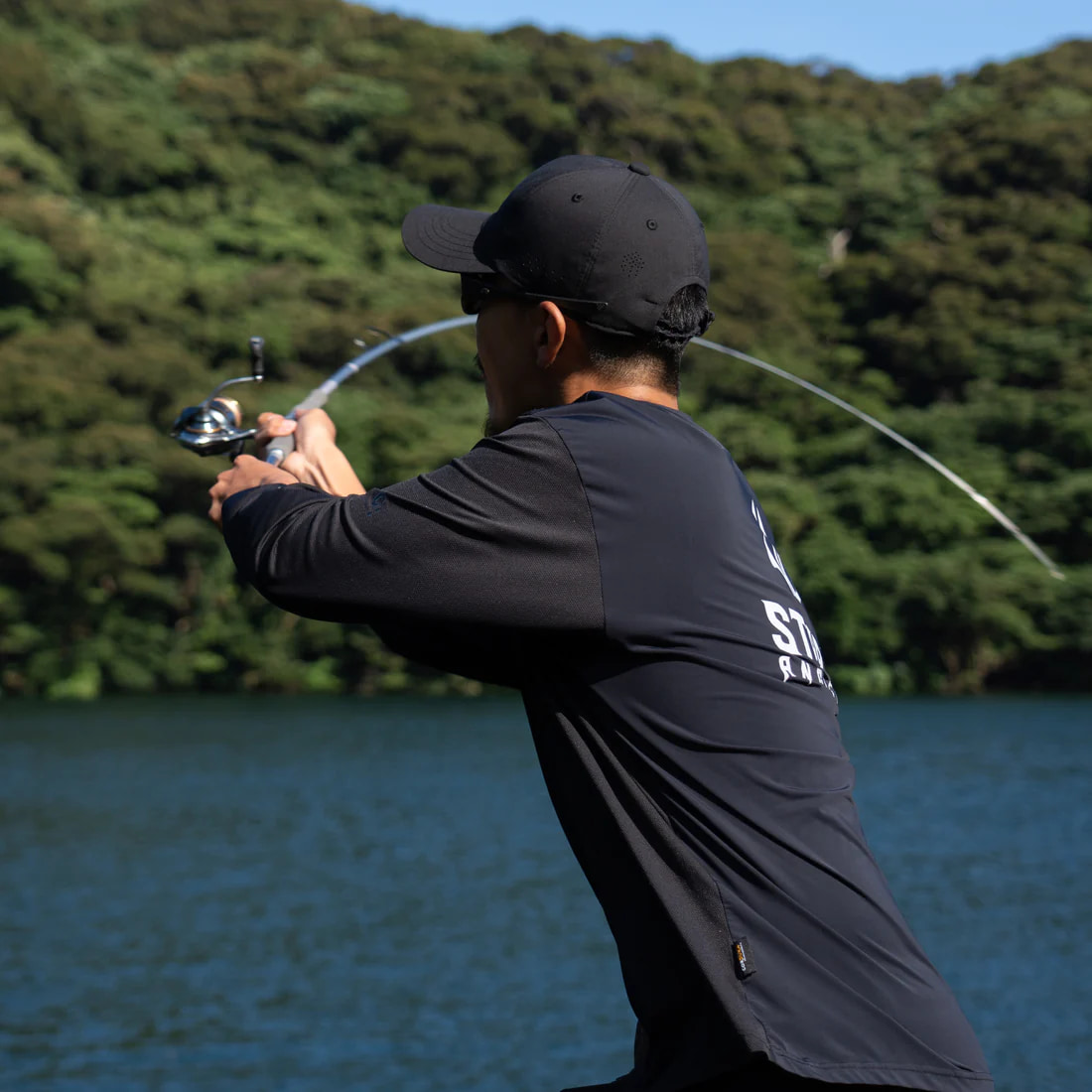 ｜風で飛ばない魔法のキャップと超速乾ドライロングTシャツ販売開始、真夏の日焼け対策に最適。