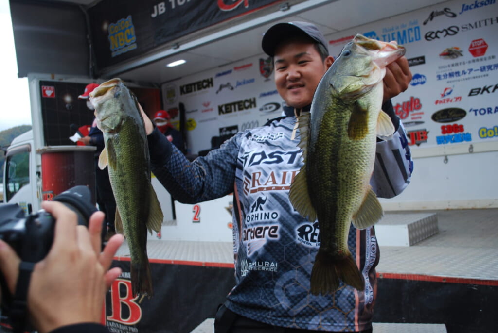 スモールマウス戦】日本一を決めるバス釣り大会の第4戦初日速報
