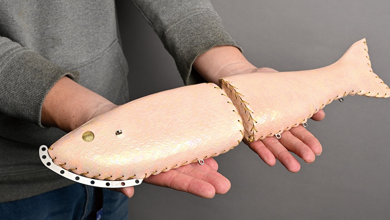 |駆除されたブラックバスの皮を再利用したルアーも⁉「皮」を用いたデカバス量産ルアーを生み出す『マニフォールド』