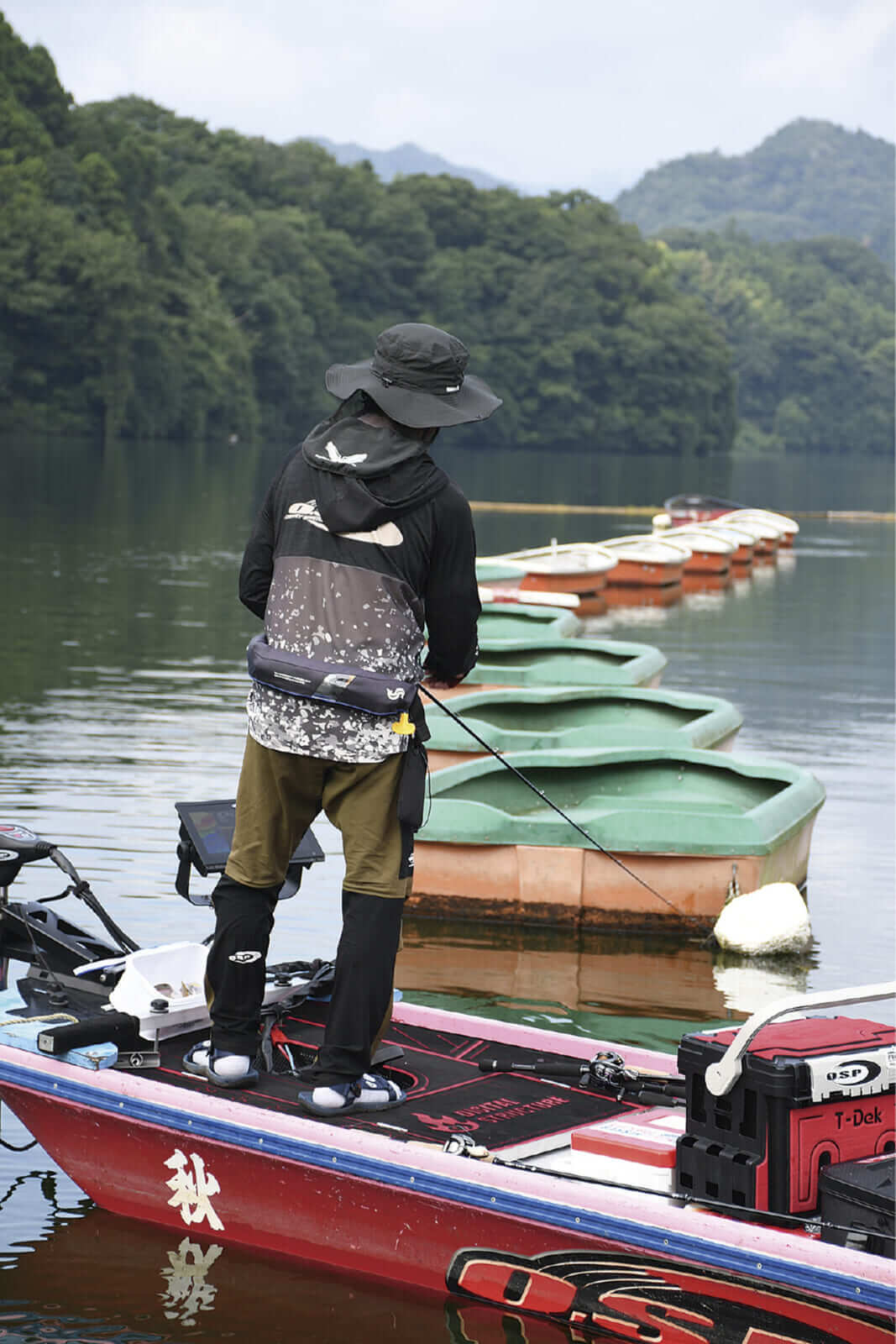 |まっすぐ泳がないクランクベイトだから釣れるビッグフィッシュも存在する⁉アイチューンの特性を利用した横に潜らせるテクニックとは