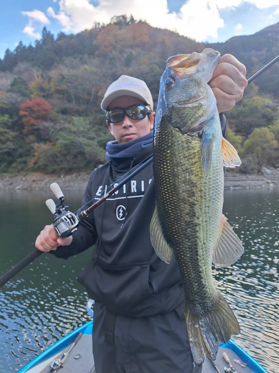 ｜【冬でも釣れる必殺リグ!!】キモは軽くしないこと！細かく沈めてノーシンカー時間をたっぷり取る【早明浦ダムに来航ぜょ！】