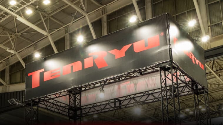 ｜【トライアルコーナーあり】展示ロッドは驚愕の200本以上!? 豪華フィールドスタッフ人も常駐するフィッシングショーブースが気になる!!