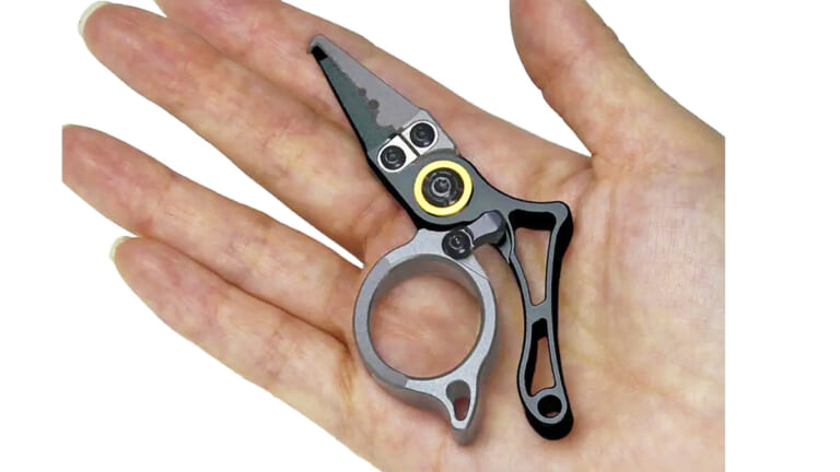 「コレめっちゃイイ…」「革新的な形状だよね」フィットして握りやすい小型ツールが登場！常備しておくと便利な操作性抜群のプライヤー