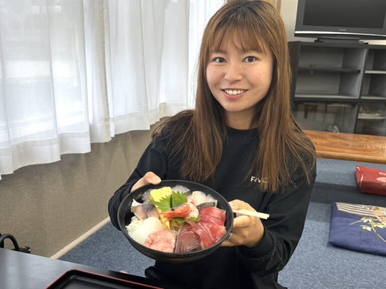 朝7時から営業！これは釣り人にもウレシイ、『小川港魚河岸食堂』/ 静岡県・釣り場グルメ