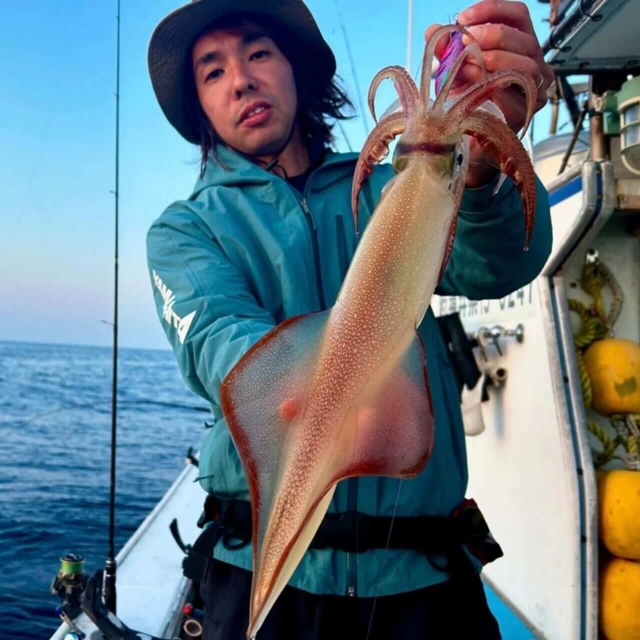 ｜【これは使いやすい】オモリグの悩みを一気に解消。釣れる秘密は背中にある！『YAMASHITAオモリグ専用エギ HOVER』