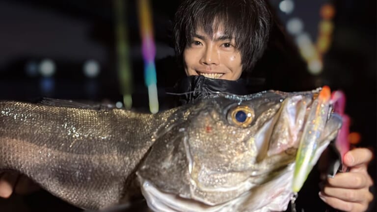 ウーバーイーツをしながら釣りのプロを目指す若者。どうしてその道を歩むのか、きっかけと半生とは？