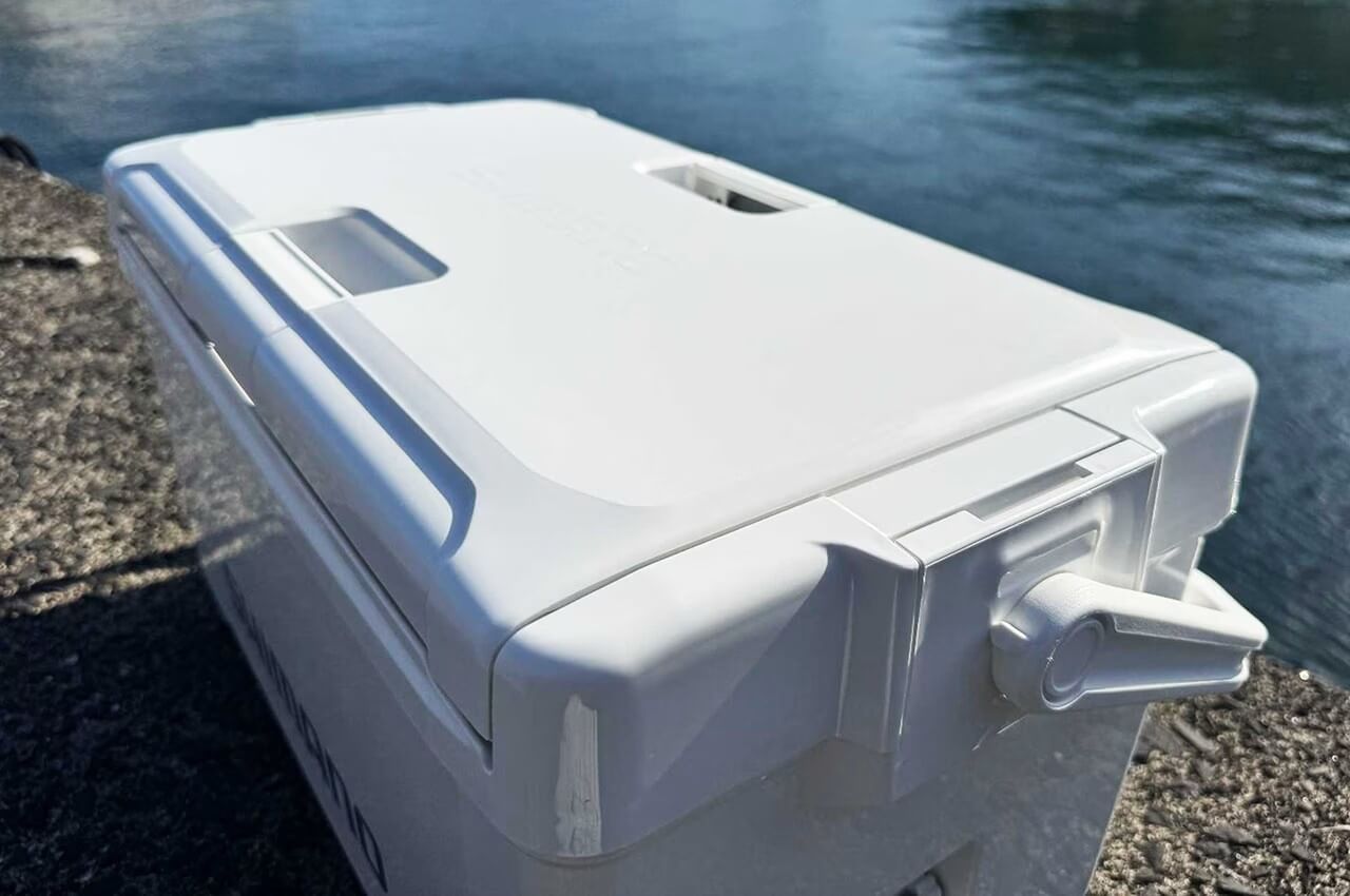 ｜【新製品】シマノが求めた“保冷力”と“使い勝手”、新登場のクーラーボックスの完成度が高すぎる。