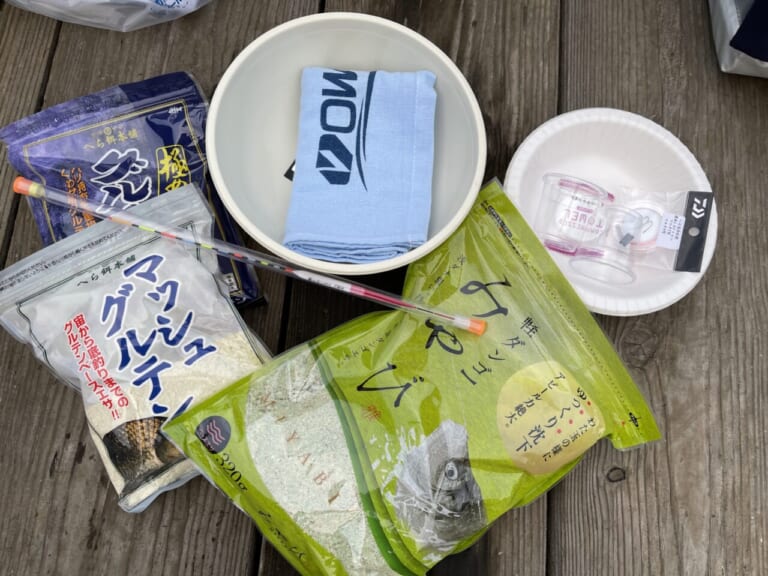ヘラブナ釣り｜仕掛けとエサ｜〈初心者の釣り〉“ヘラブナ”の生態／釣りシーズン／釣り方／仕掛け【一寸の駆け引きに心酔する、淡水釣りの王様】