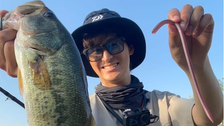 ポカーンと浮いたバスに！“テナガエビ”が出てきたら、投げたい2つのルアーとは？