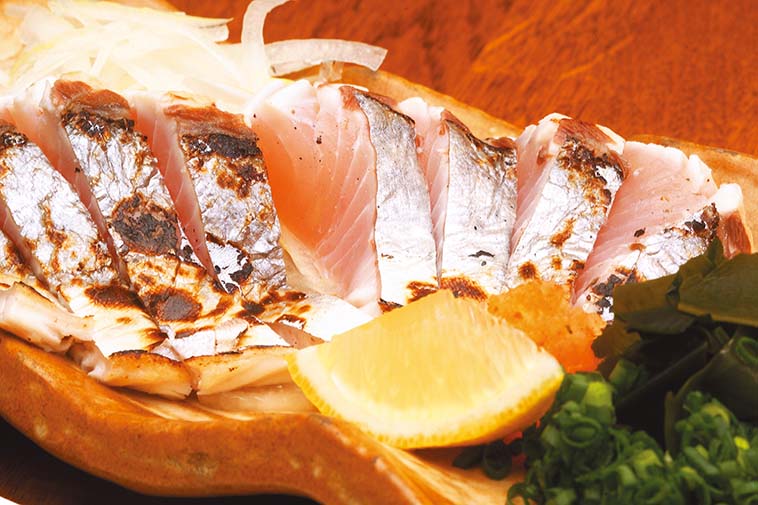 サワラの釣り方｜サワラの炙り｜〈初心者の釣り〉“サワラ”の生態／釣りシーズン／釣り方／仕掛け／食べ方【海の韋駄天! 高速回遊魚を仕留めよ】