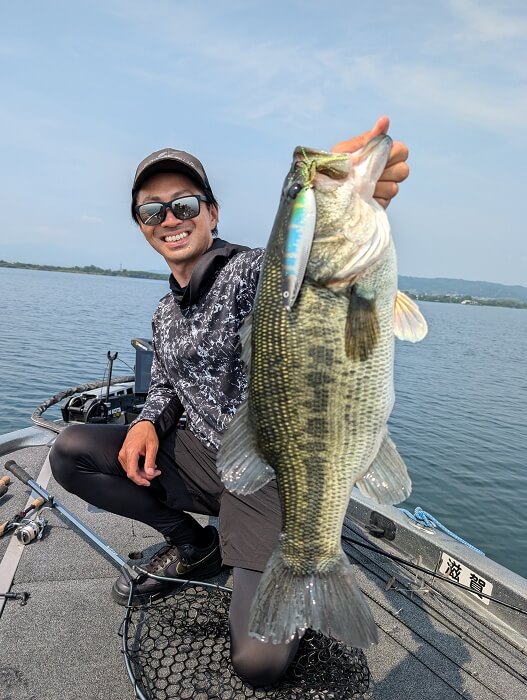 久保田将吾さんと釣ったブラックバス｜【速報】川村光大郎印のプロトワーム「 KUNNERY（クネリー）」ってナンダ!?