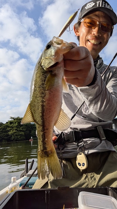 レッドペッパーマイクロで釣れたブラックバス｜スレた亀山湖でもプロップペッパーJrが効果的！ バスが思わずバイトしてまう“本物のルアーパワー”。