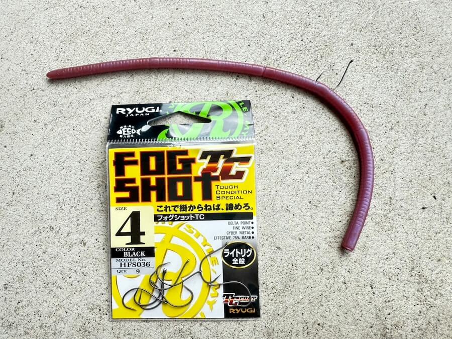 ｜【夏バテ系バスにはこれで決まり】ミミズ待ちパターン切り替えていきなり3発。好きなサイズにカットして『エサ認定』がもらえます