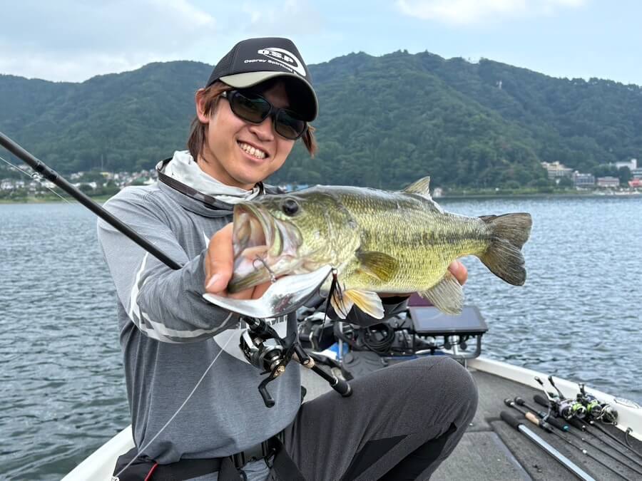 ｜「なぜか釣れるのがデカい…」トップを楽しむなら今がチャンス！大きいエサがいる場所なら大有り。『ダックビル』の使い方