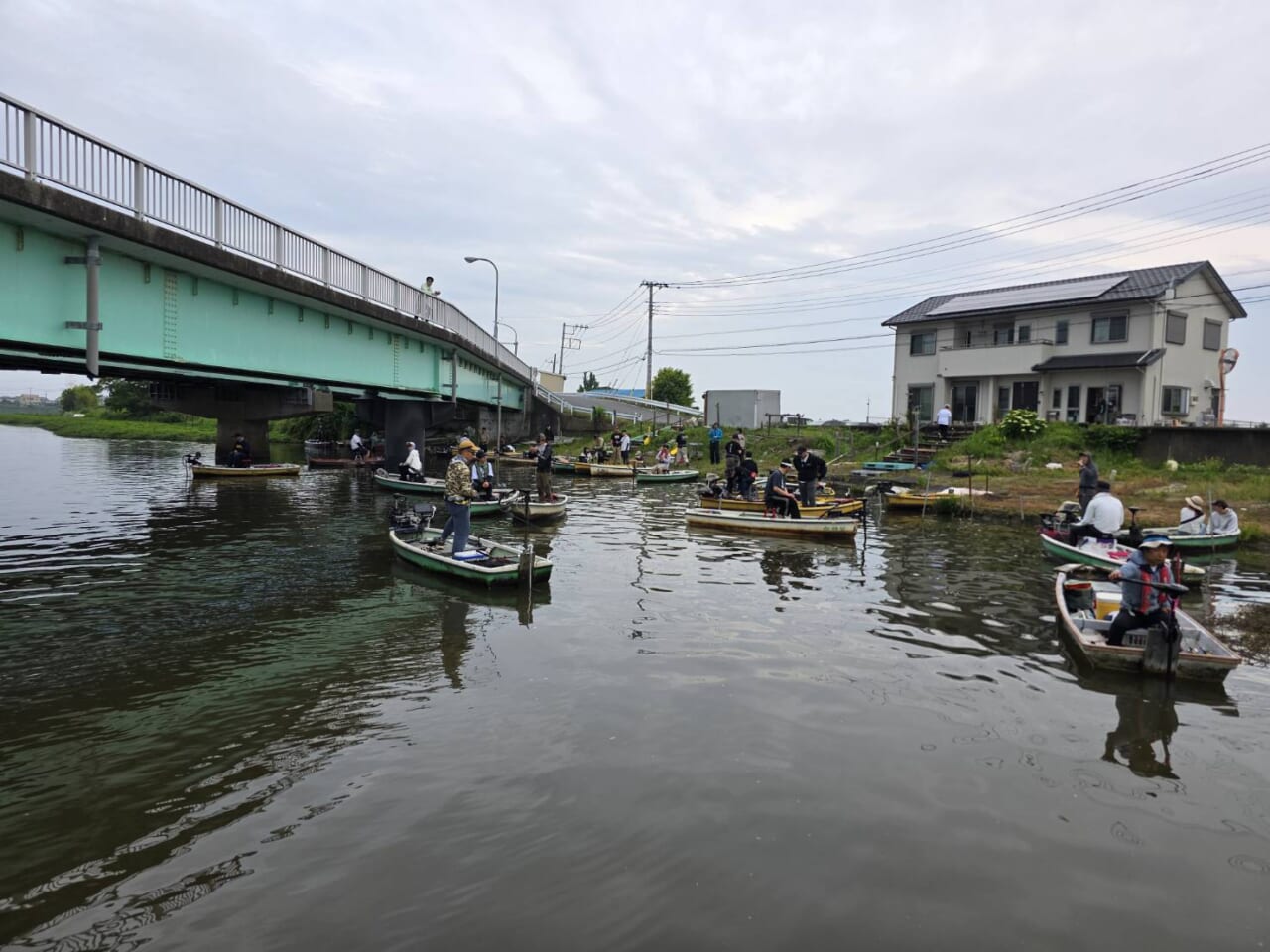 ｜【変〇集団⁉】自分で作ったルアーだけが使えるバス釣り大会に出場してみた