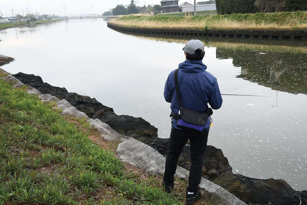 ｜【40アップ×2本のバスは釣れるのか⁉】激タフ霞ヶ浦オカッパリにトーナメンター兼ユーチューバーが挑む！