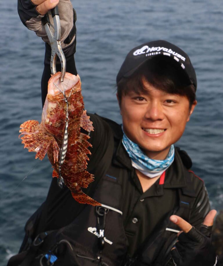 オニカサゴ釣り｜陸から釣れたオニカサゴ｜〈初心者の釣り〉“オニカサゴ”の生態／釣りシーズン／釣り方／仕掛け／食べ方【猛毒の棘に要注意! 深海から現れる極上の美味】