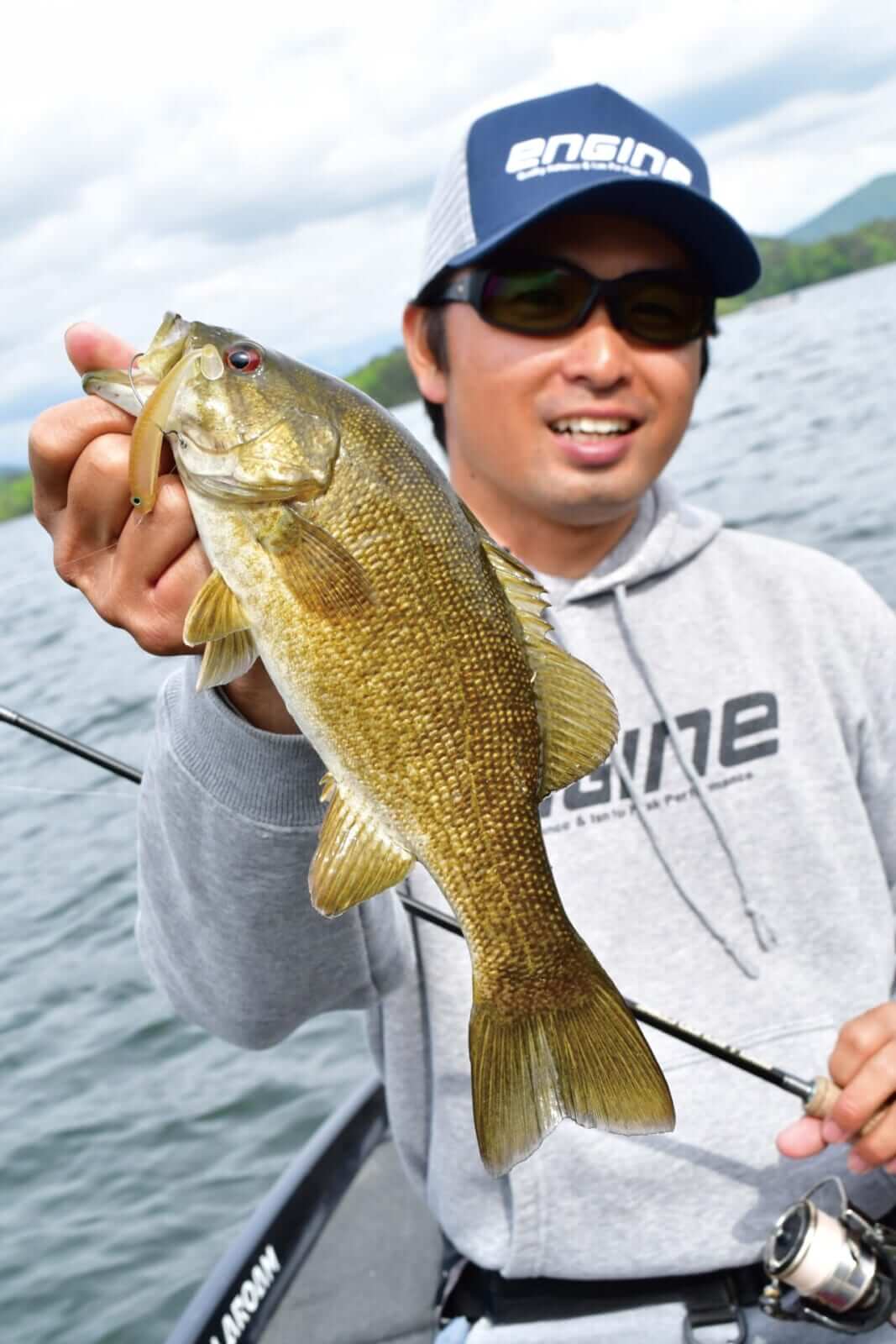 ｜スモールマウスが釣れまくり⁉一味違うシャッドテールを使いこなせ！