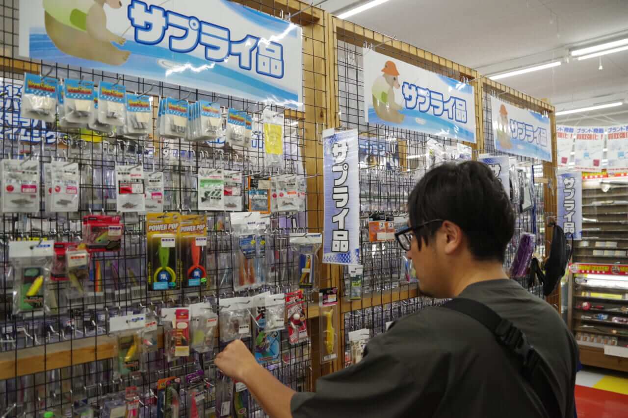 ｜『中古ルアーはこうやって漁れ！』USEDならではの楽しさ、そして「えぐりの心得」教えます【千葉鑑定団八千代店・潜入レポート】