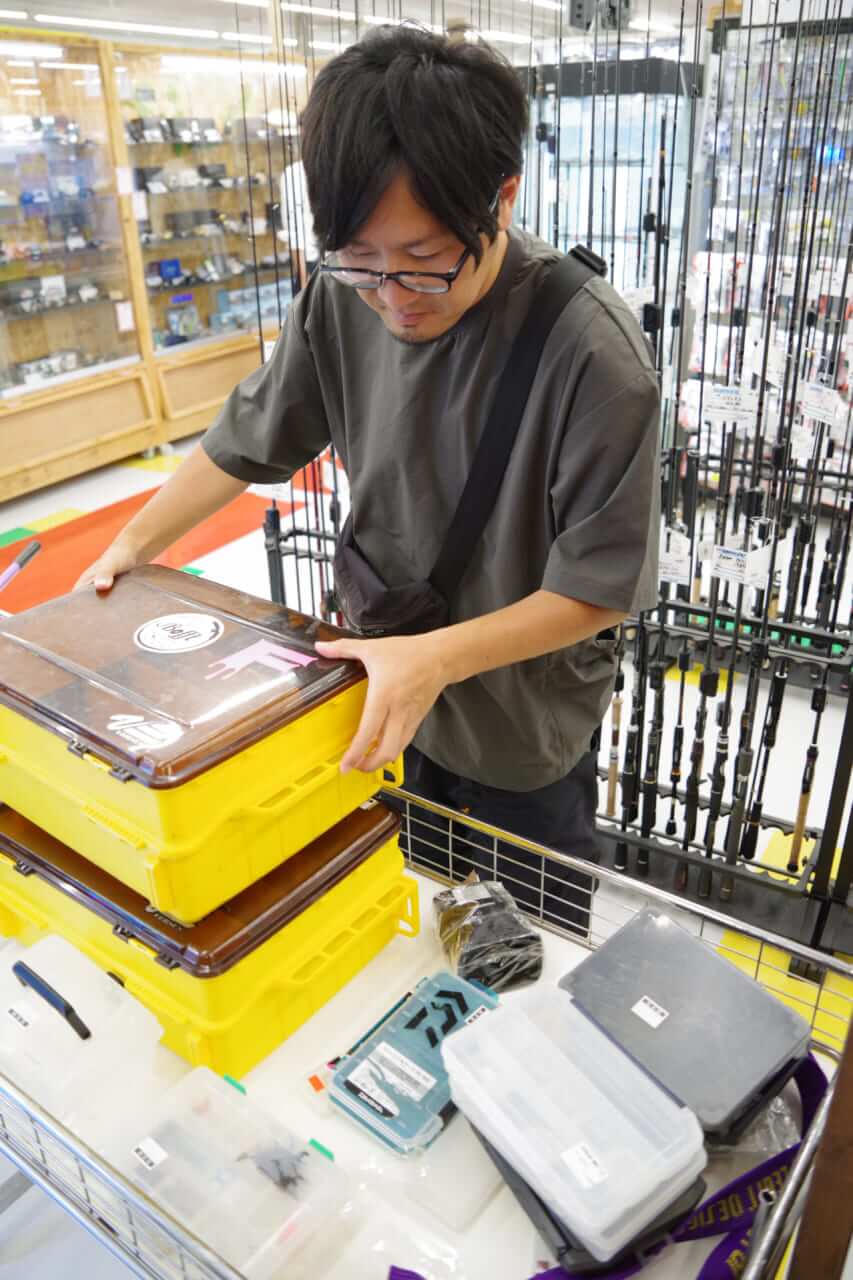 ｜『中古ルアーはこうやって漁れ！』USEDならではの楽しさ、そして「えぐりの心得」教えます【千葉鑑定団八千代店・潜入レポート】