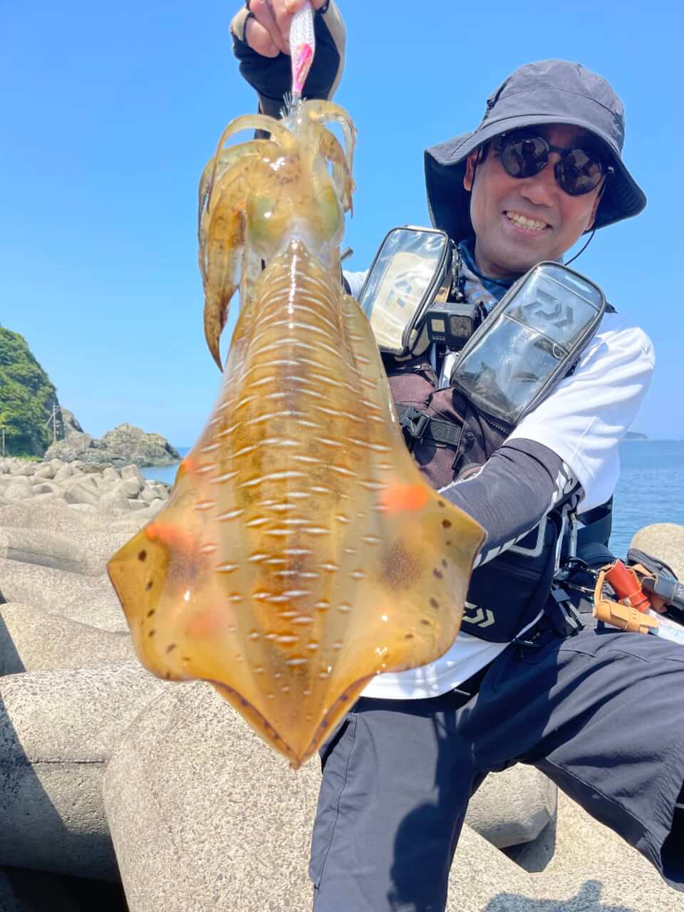 ｜夏こそ本番！快適装備で狙う“夏イカ”ランガンエギング術。釣果アップの工夫とは…？