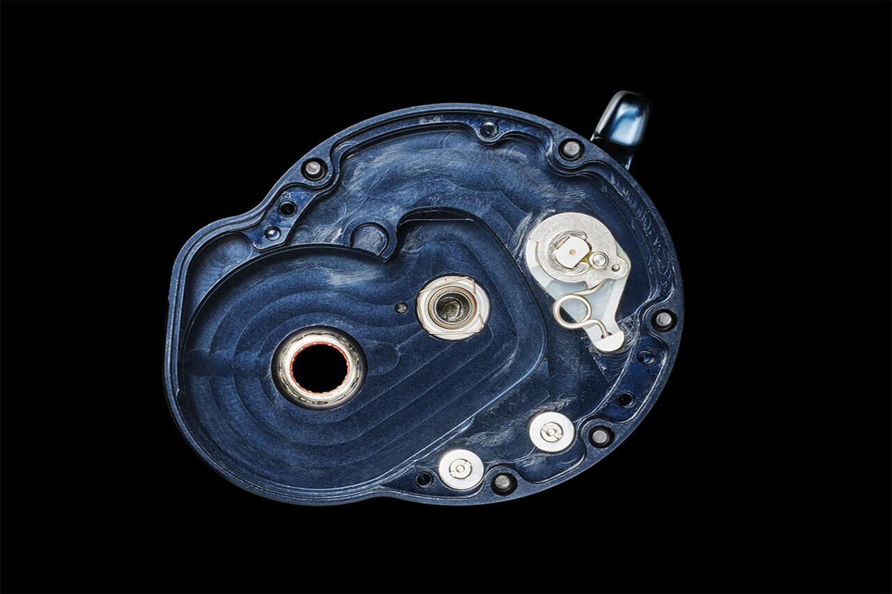 ｜DAIWAから登場する『新型リール』がスマホと連携可能に。カウンターシリーズ初となる「アノードプロテクション」搭載で初期性能が長く続く1台。