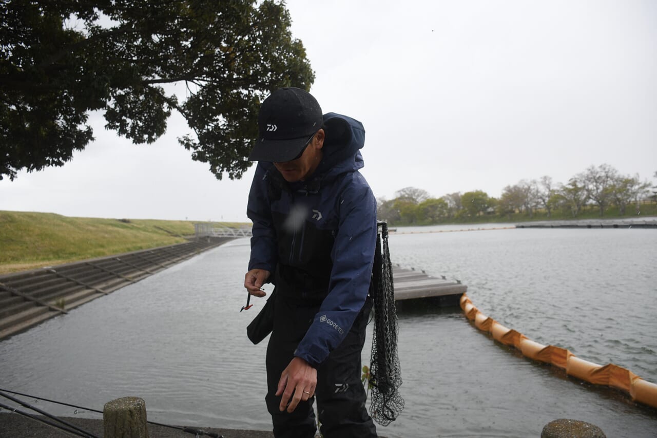 ｜【死の危険も⁉マダニに噛まれた！】初めての長良川で無慈悲な洗礼…「状況が悪すぎました…」それでも狙った『50アップ』という目標