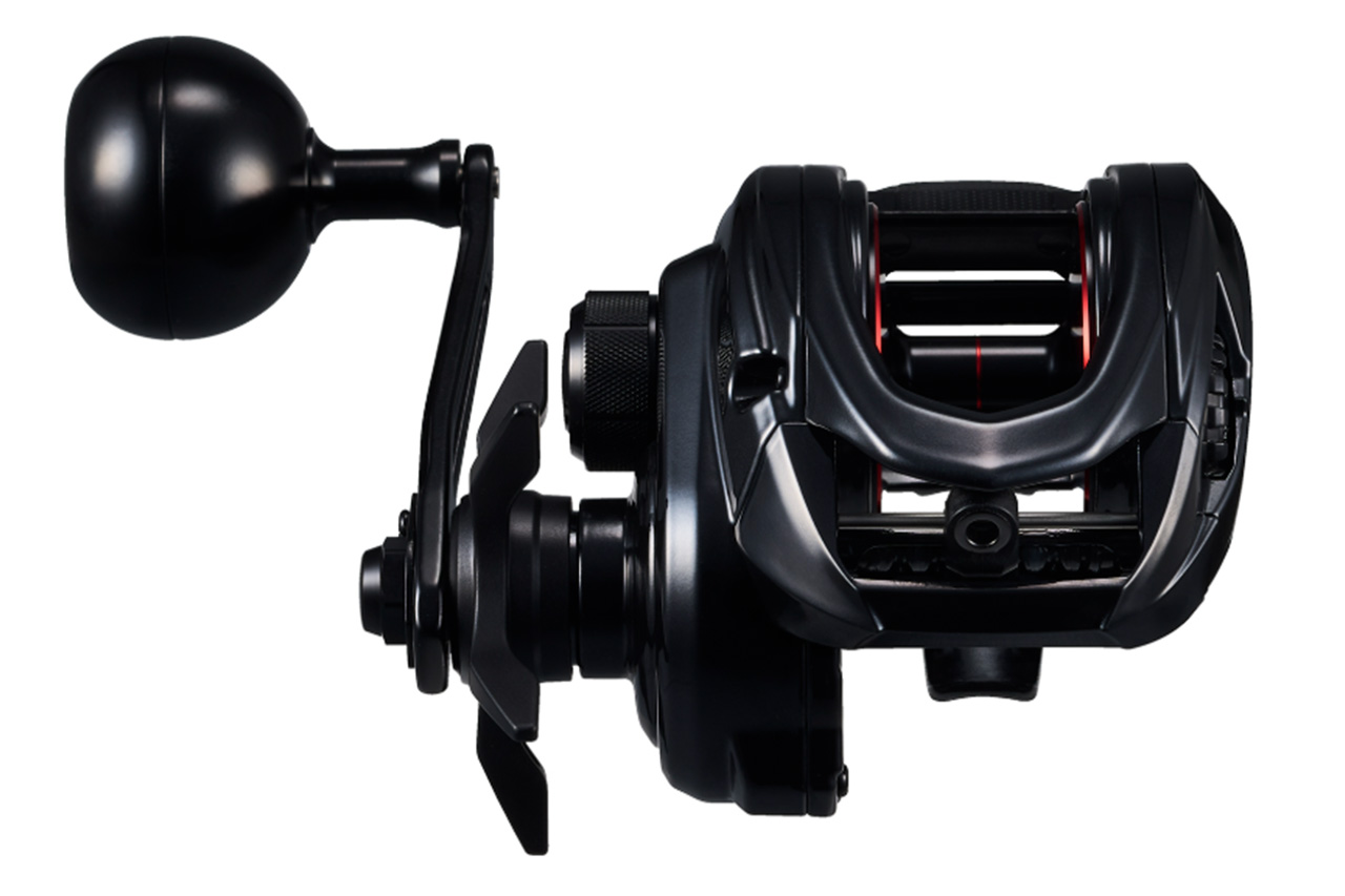 ｜DAIWAから登場する『新型リール』。“ハイパーアームドハウジング”採用で、強靭なボディ剛性を確保。長く使えるニューモデルに。