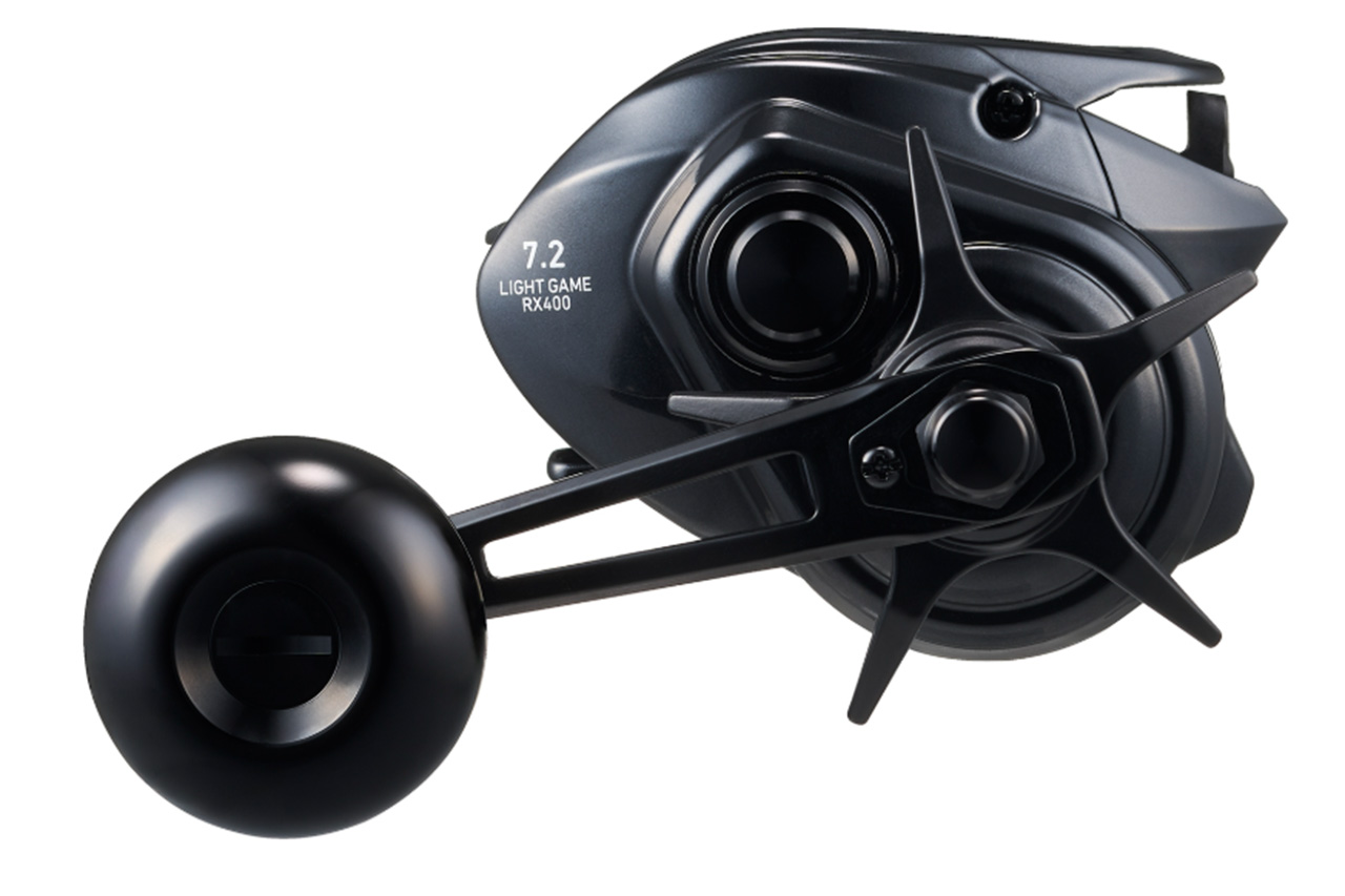 ｜DAIWAから登場する『新型リール』。“ハイパーアームドハウジング”採用で、強靭なボディ剛性を確保。長く使えるニューモデルに。