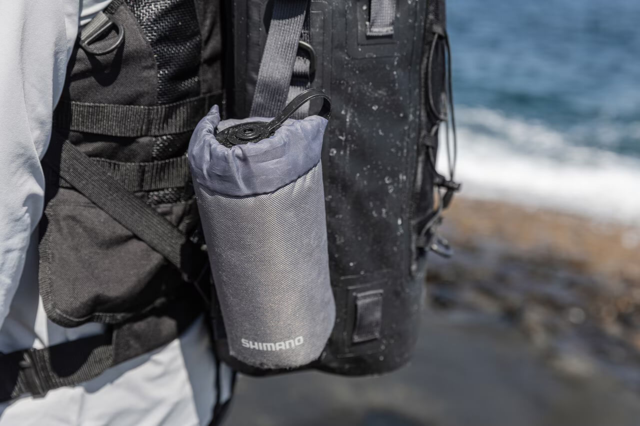 ｜シマノから“釣り専用設計”のバッグパックが登場。大手メーカーがこだわり尽くした高機能防水バックの性能とは？