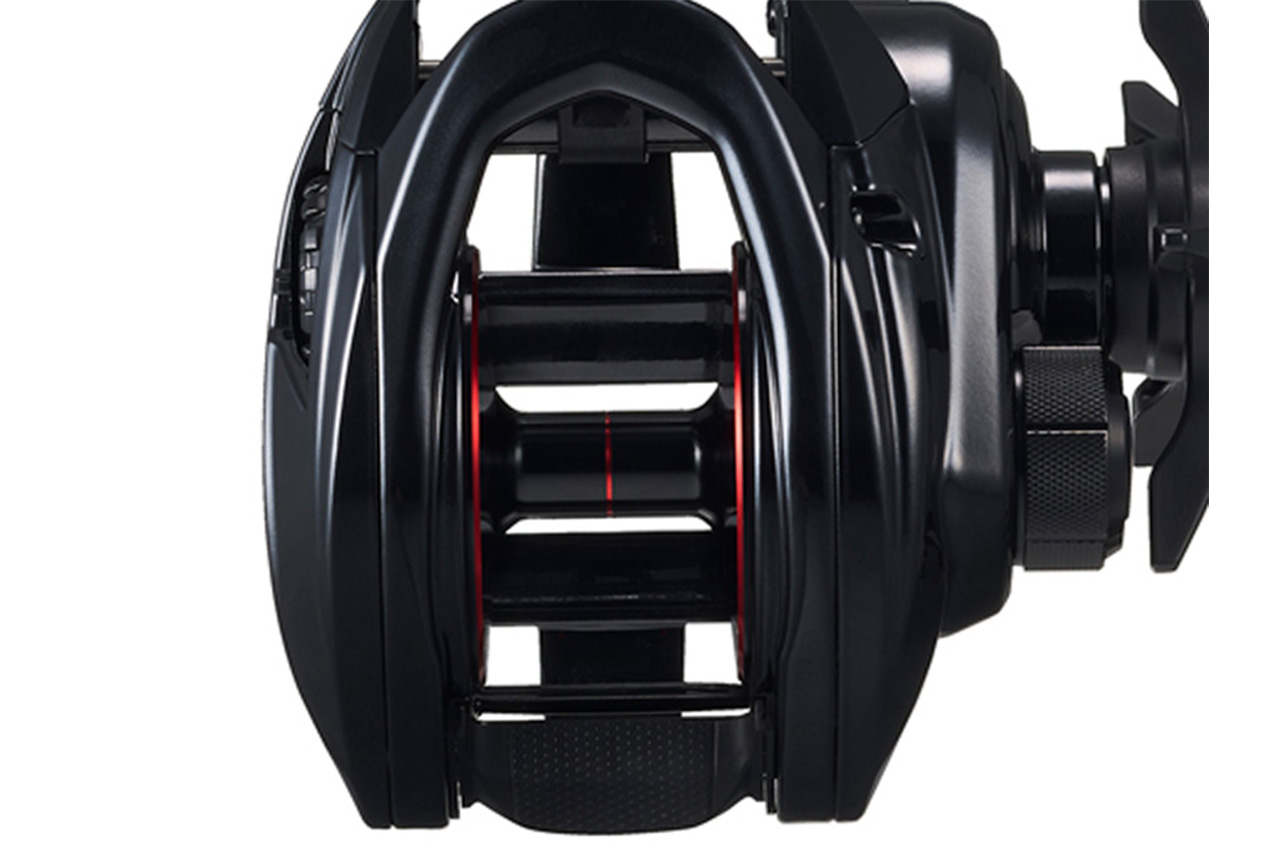 ｜DAIWAから登場する『新型リール』。“ハイパーアームドハウジング”採用で、強靭なボディ剛性を確保。長く使えるニューモデルに。