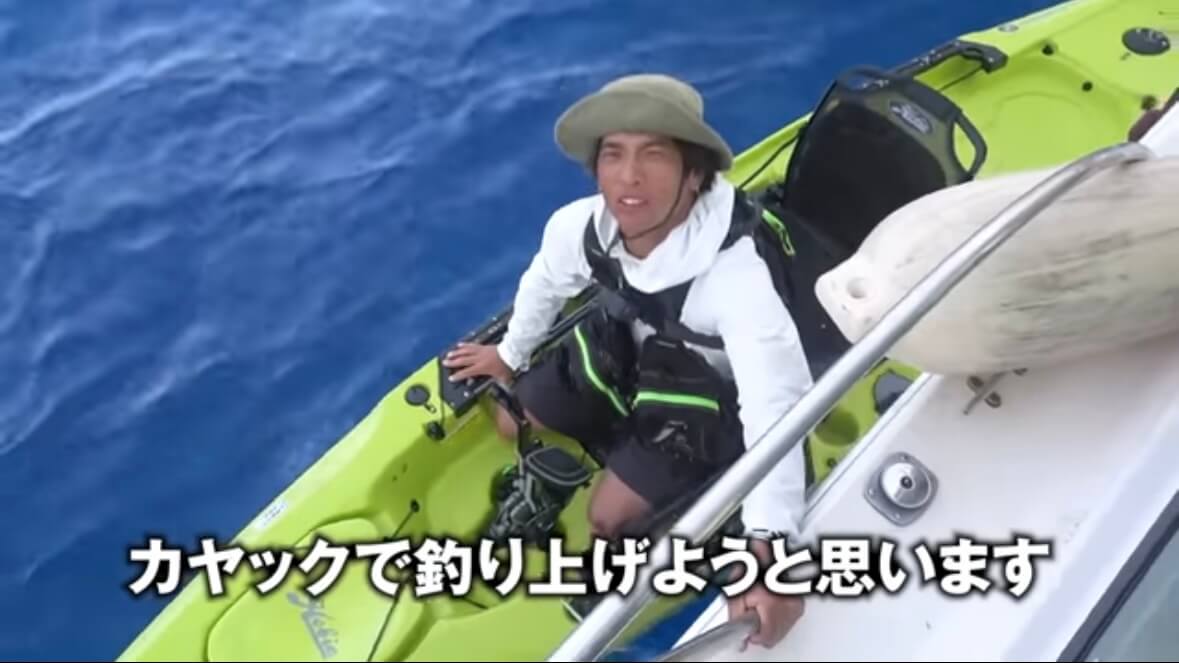 ｜「サムネ詐欺かと思った」「無事でよかったわ…」カヤックで“まさかの巨大魚”に挑む。死亡例すらある危険な釣り。