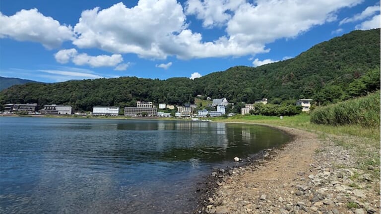 大雨が降っても依然として大減水中…。「それでも一発大物のチャンスはある！」エリアはシャロー、そしてルアーは…。