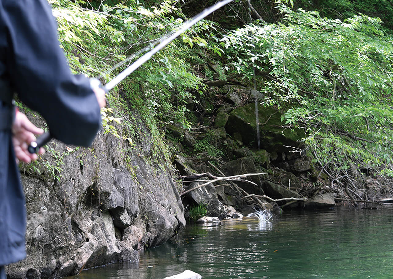 |素材の浮力がルアーを別物に⁉『ボーンラチェット』の魅力とは?