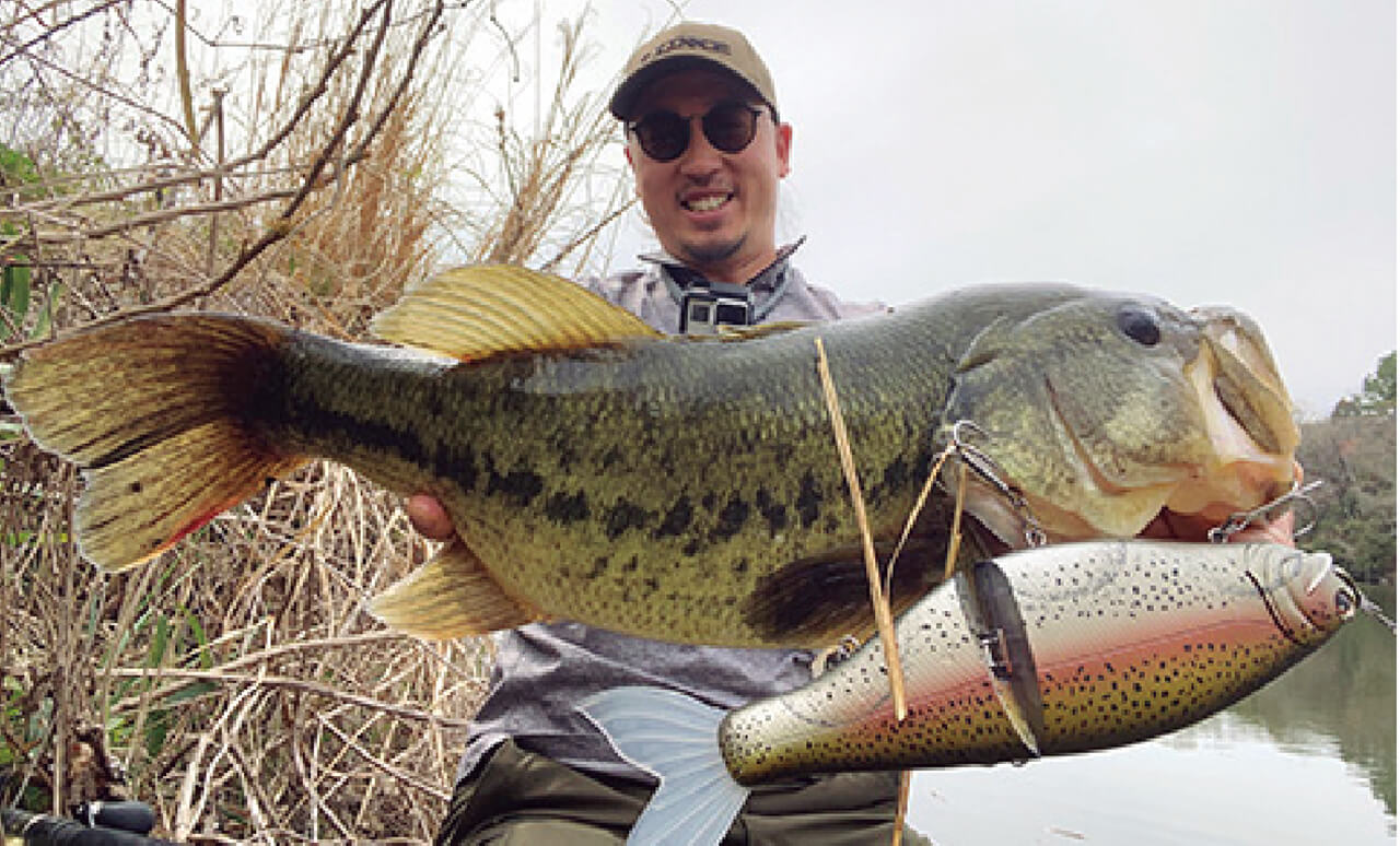 |バスが釣りにくいからこそビッグベイトのパワーが活きる!『初手ビッグベイト』の考え方