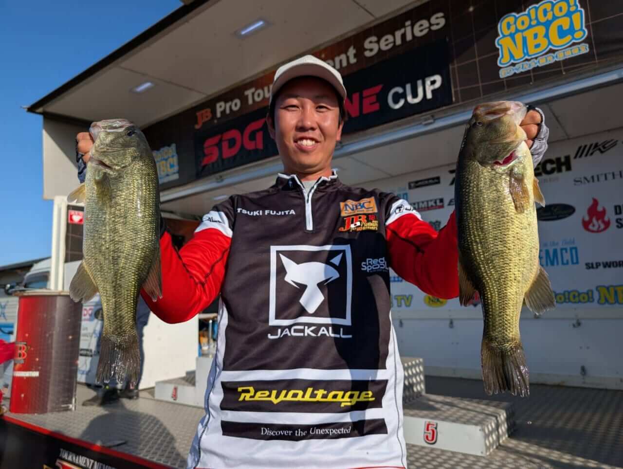｜【速報】バス釣り日本一がいよいよ決まる3日間がスタート！初日首位はスティーズNEWモデルも気になるあの男…！【JBトップ50第５戦1日目】