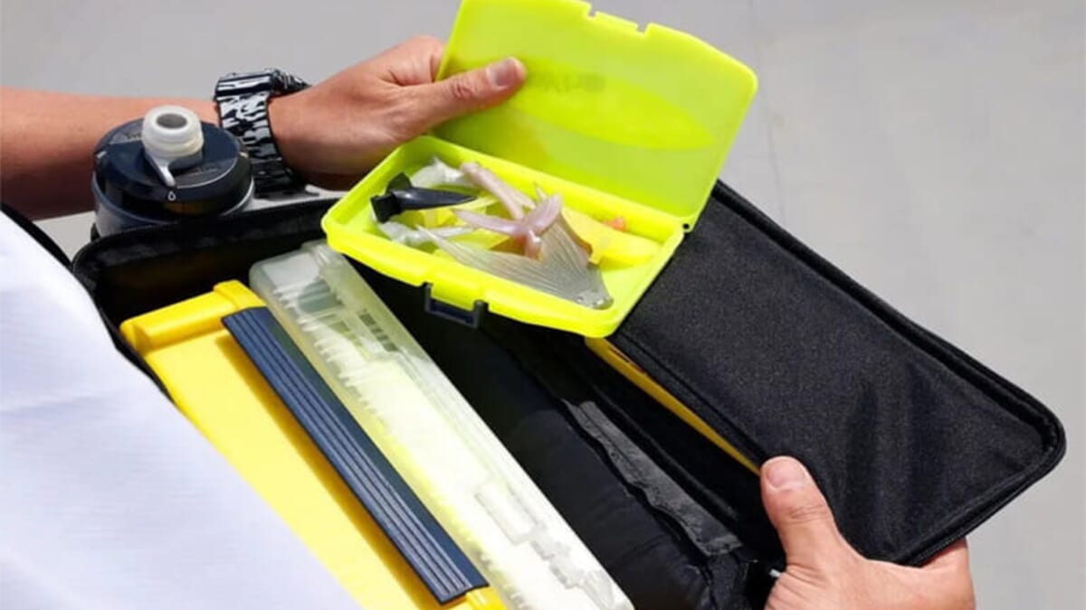 |「待ってた人も多いのでは?」「なんでも入るやん…」大容量の“オカッパリ”バッグが登場。専用設計だからこそ実現した実用性。