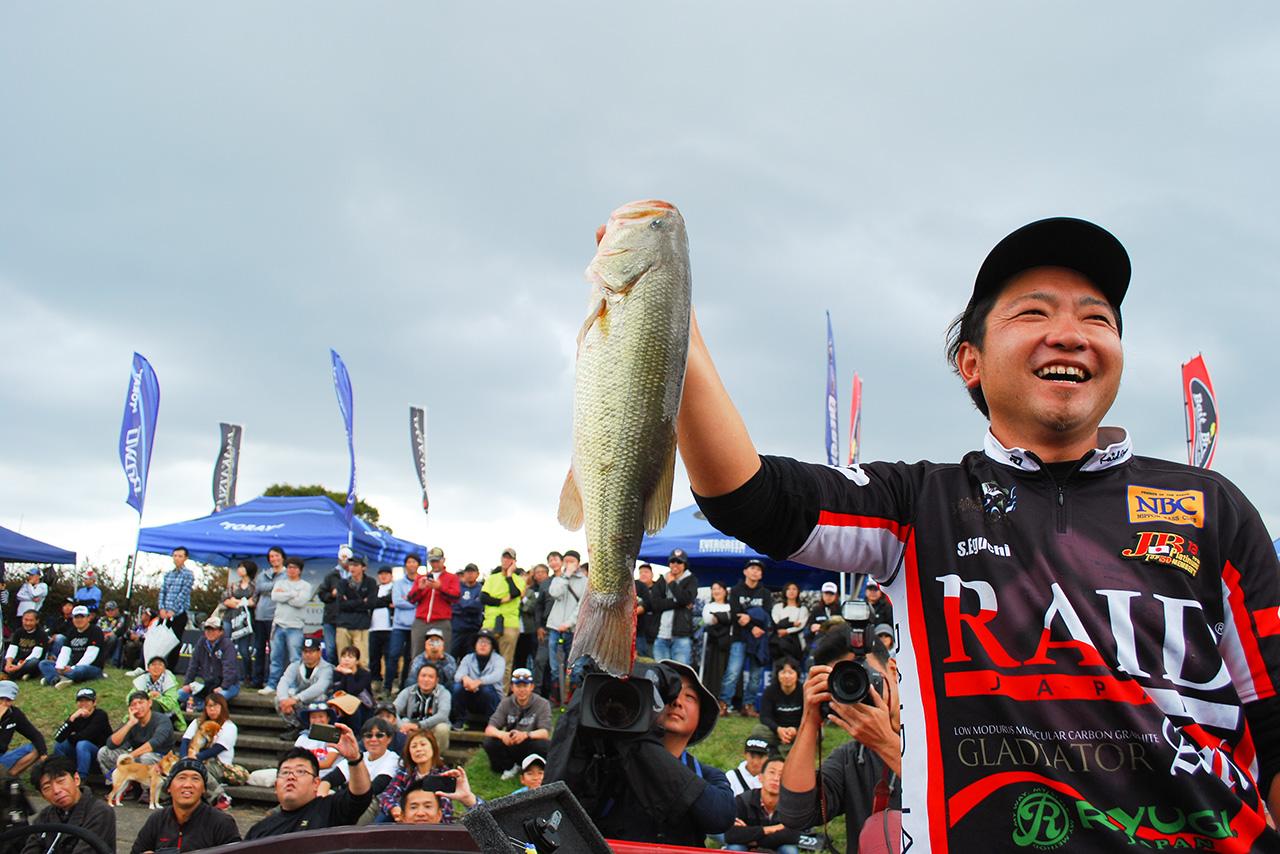 ｜【速報】バス釣り日本一がいよいよ決まる3日間がスタート！初日首位はスティーズNEWモデルも気になるあの男…！【JBトップ50第５戦1日目】
